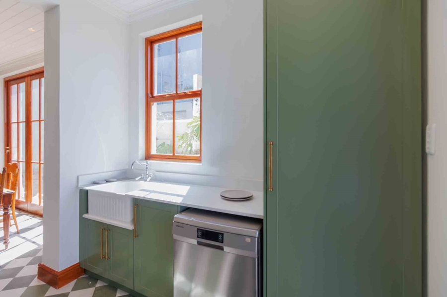 4 Bedroom Property for Sale in Gardens Western Cape